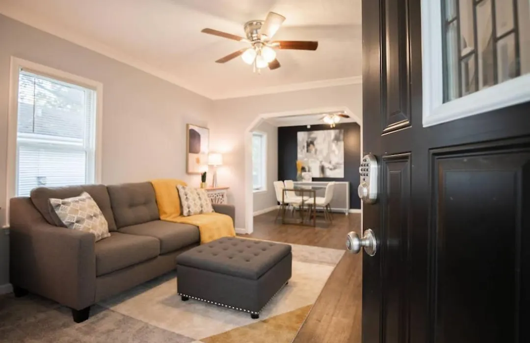 The Corner Cottage - Contemporary 2Bd In Peoria