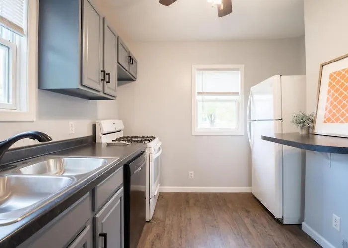The Corner - Contemporary 2bd In * Peoria